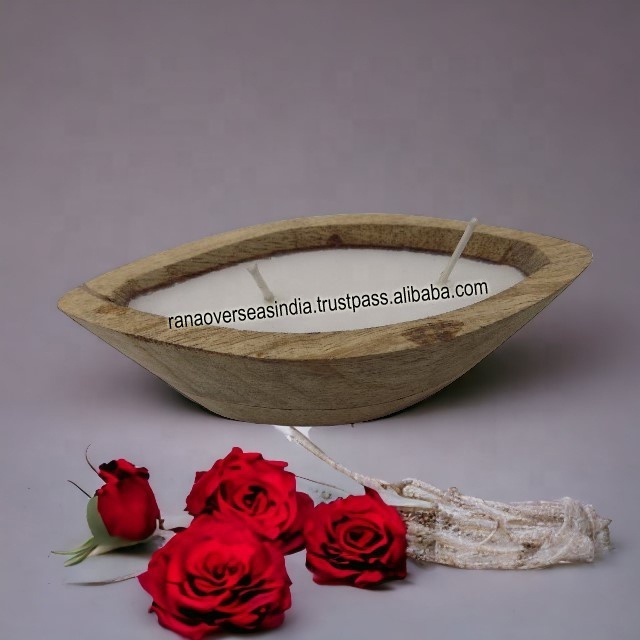 Wholesale Luxury Home Decorative Romantic Meditation Soy Wax Scented Candle With Wooden Boat Bowl