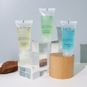 Custom logo Hotel bathroom toiletries shampoo OEM hotel amenities set