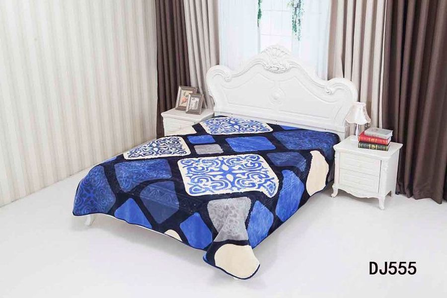 wuxi factory cheap embossed splaron korean  popular  design South African  raschel mink  blanket