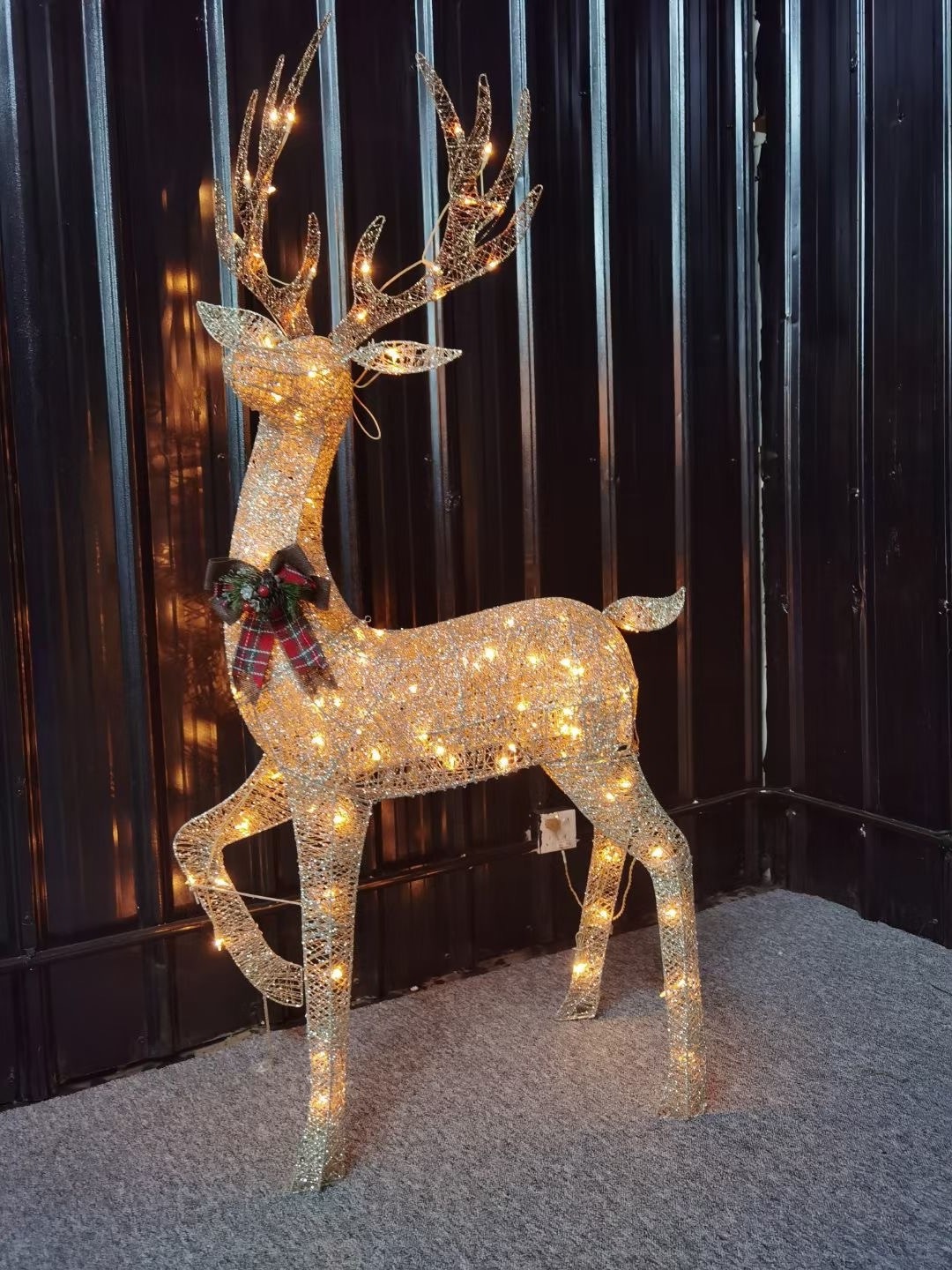 Shopping Mall Display Giant Christmas Decorations Large Luminous LED Christmas Deer