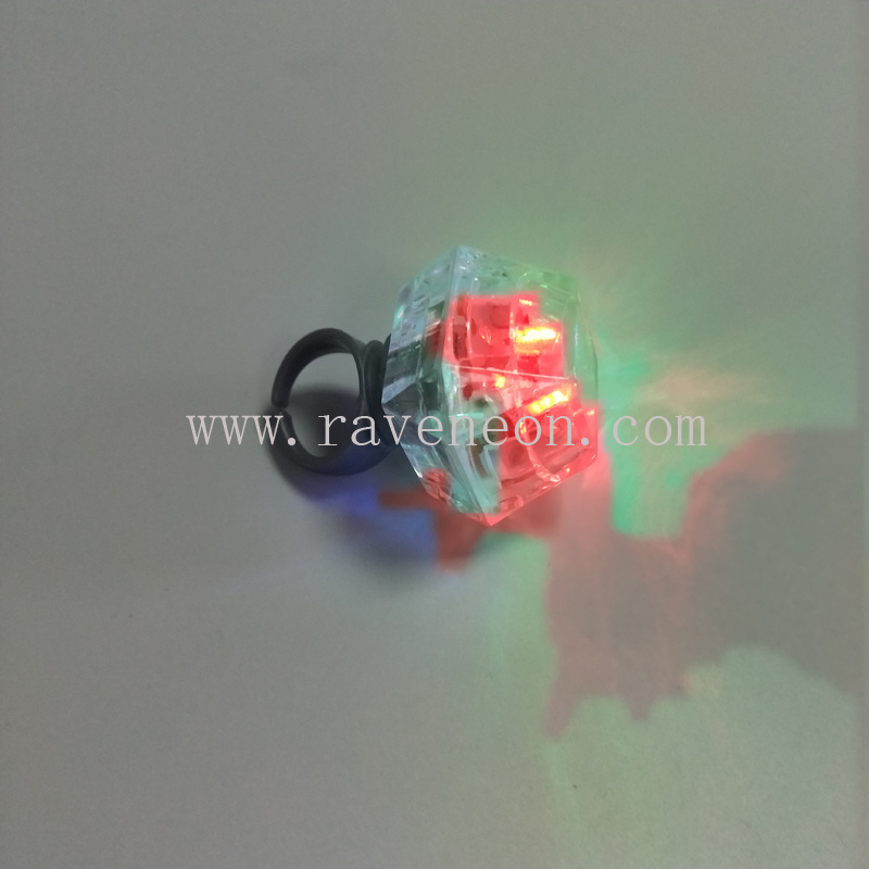 In Stock LED Flashing Finger Ring Led Light Up Fashion Finger Lamps Crystal Small Diamond Toys For Various Party