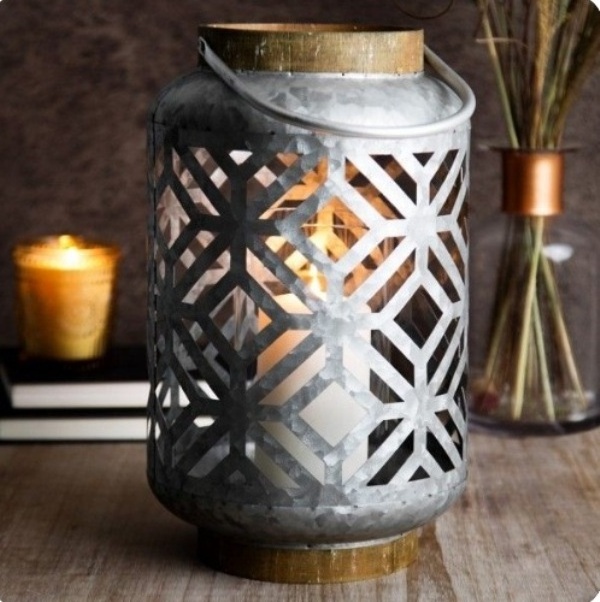 Best Selling Antique White Metal Lantern for Indoor and Outdoor Decor for Holiday Home Garden and Home Decor