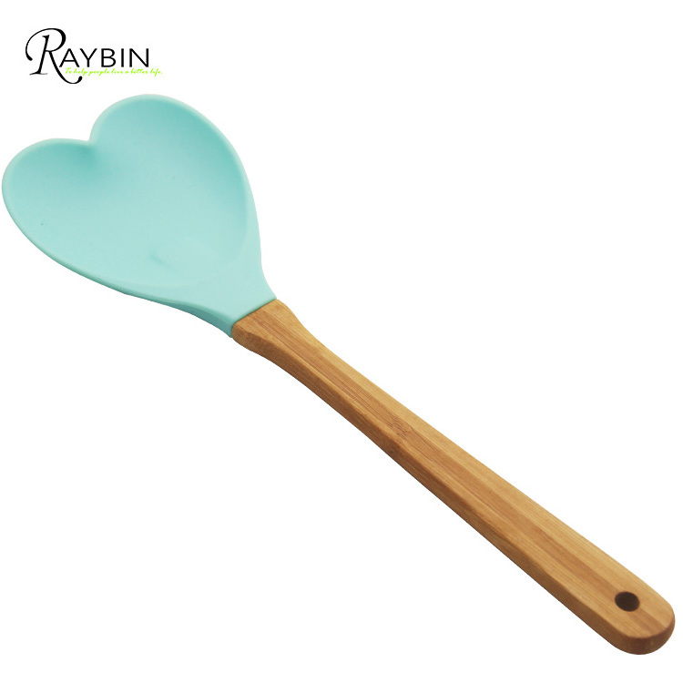 New kitchen arrivals 2021 bakery tools heart shaped silicone baking utensils