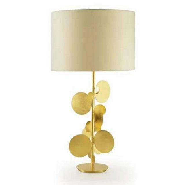 Popular tall European design luxury gold metal base fancy table lamps for hotel home