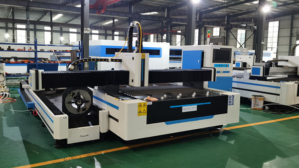 CNC fiber laser steel cutter metal laser cutter/ aluminum laser cutting machine price 2000W/3000W/4000W/6000W