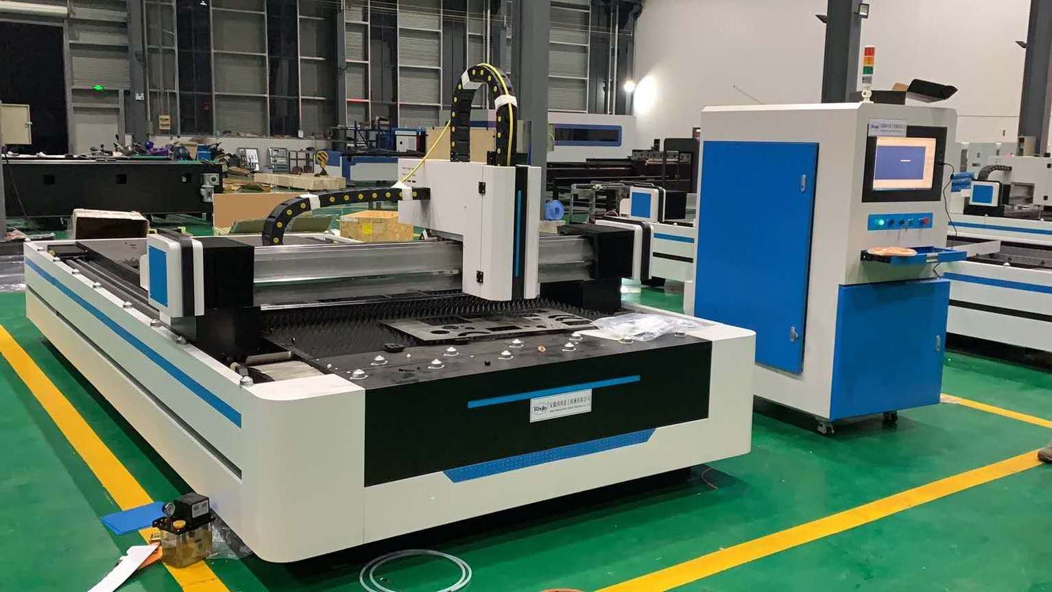 Metal tube and plate fiber laser cutting machine with rotary device