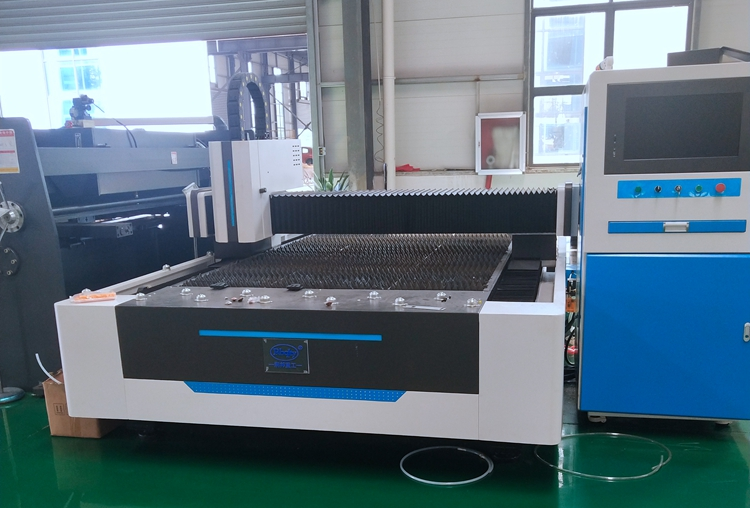 Metal tube and plate fiber laser cutting machine with rotary device