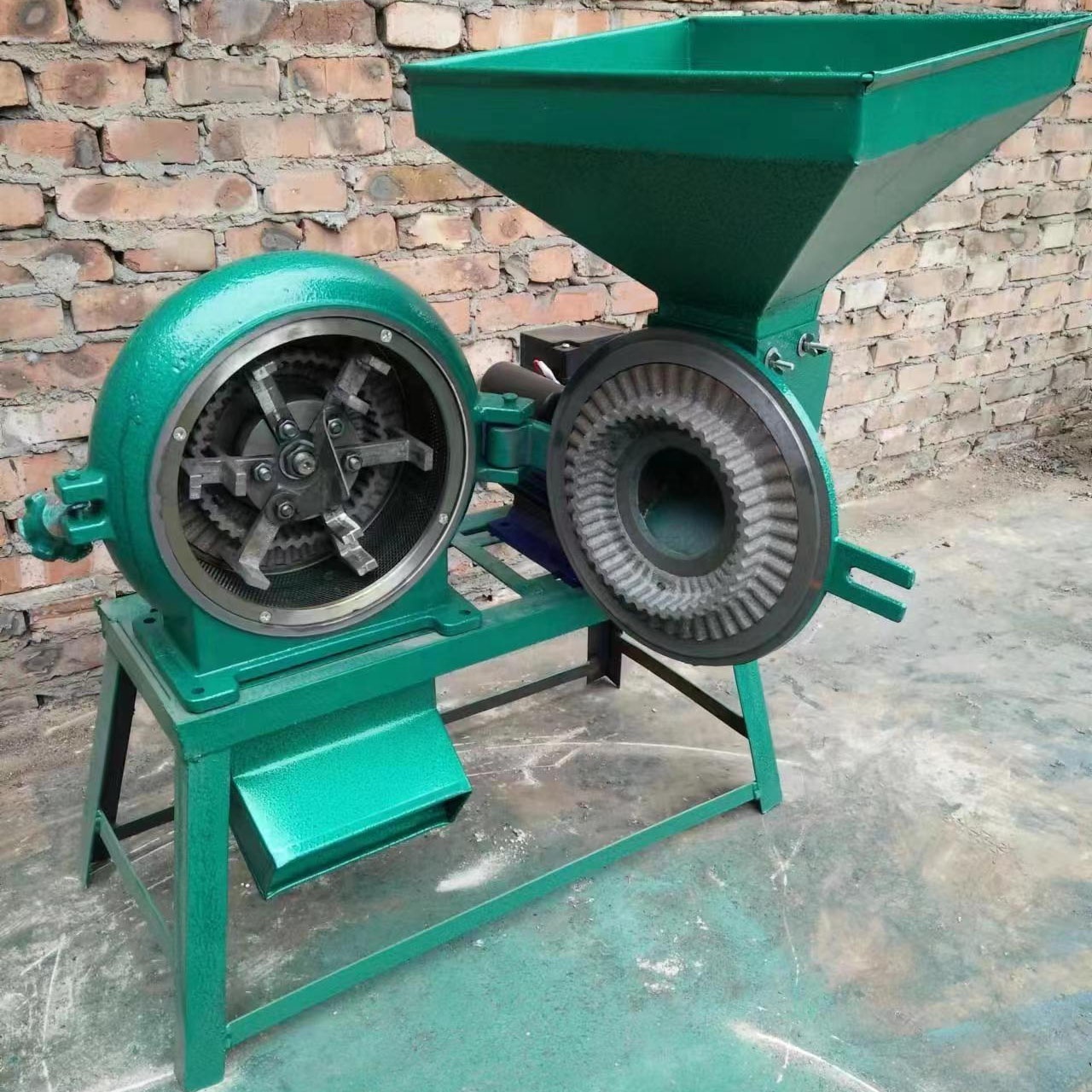 Wet and Dry Grain and Spice Grinder Corn Mill Soybean Feed Milling Machine Gear Disk Mill for Feed Mixer