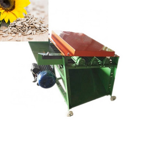 Automatic Small Sunflower Thresher Oil Sunflower Seed Beater Sunflower De-seeding Machine to Melon Seeds for Home Use