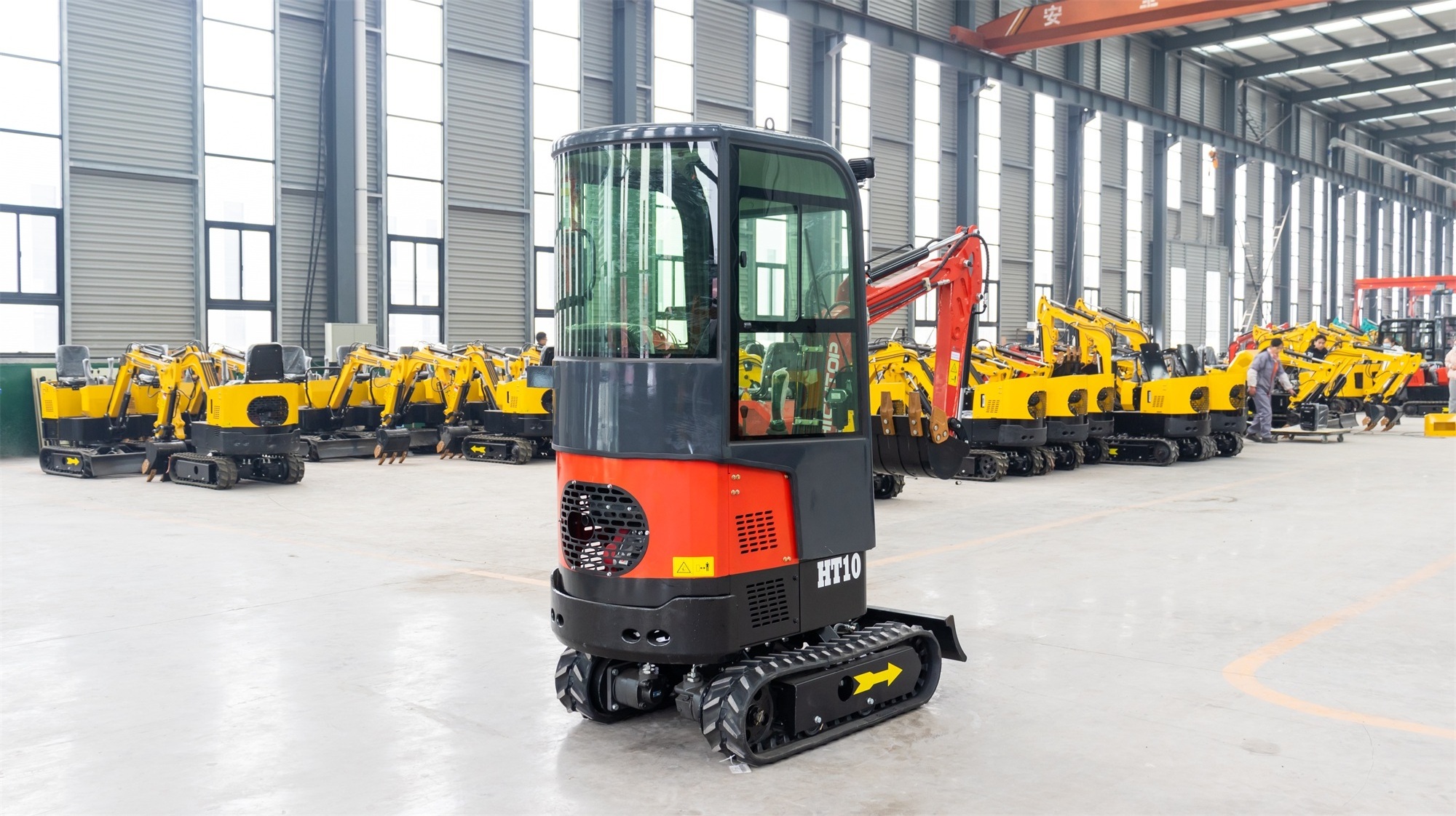 Hightop HT10 Mini Hydraulic Excavator 1000kg With Cabin Mini Excavator 1 Ton Small Digger With Rubber Track Swing Boom