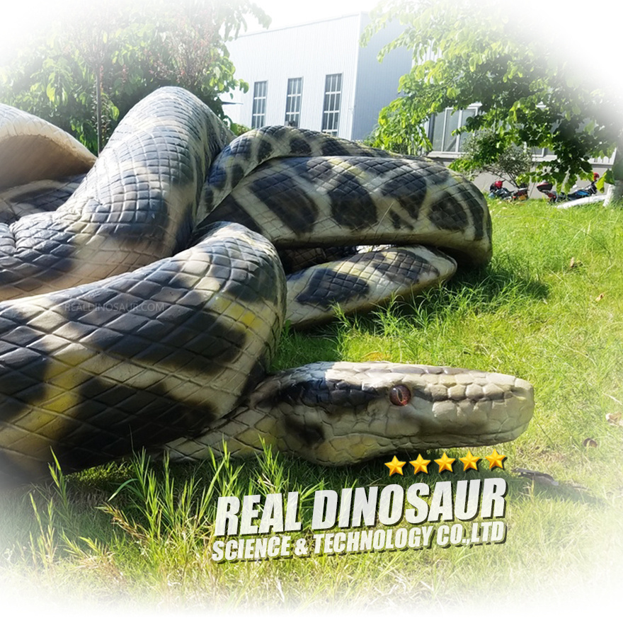 Realistic Animatronic Model Giant Anaconda Spray Water Snake