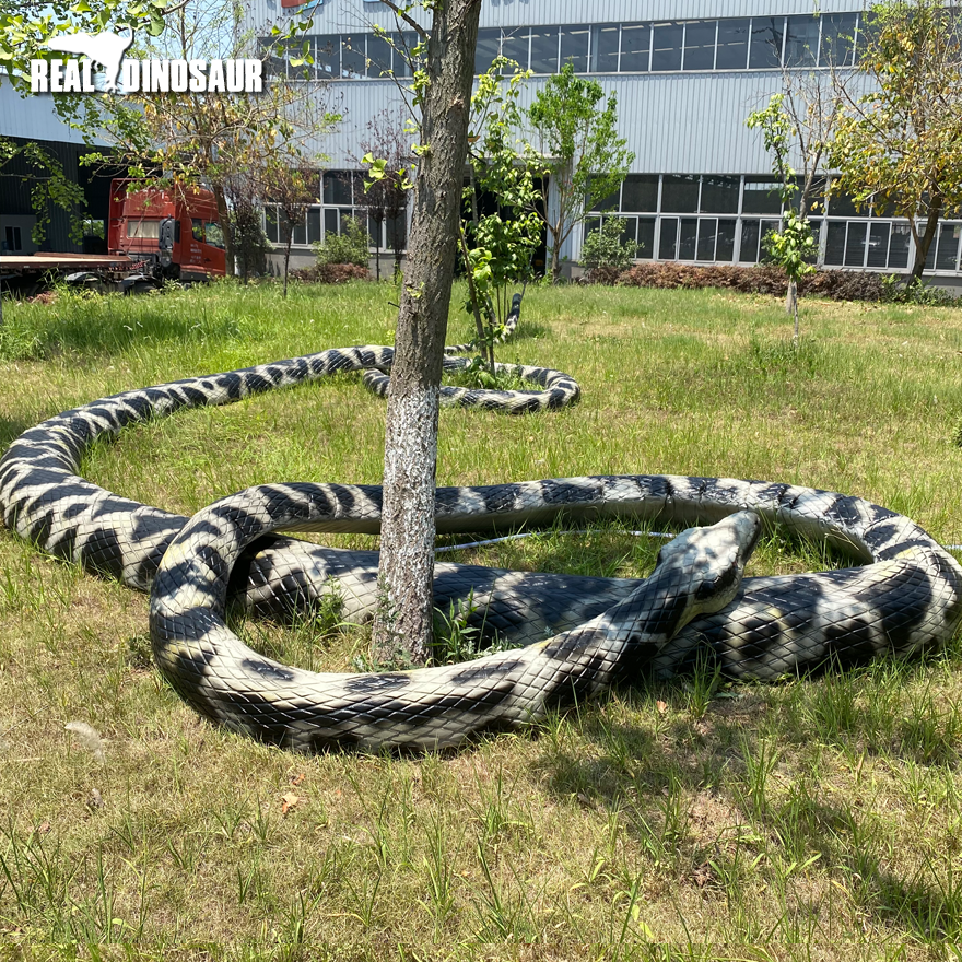 Realistic Animatronic Model Giant Anaconda Spray Water Snake