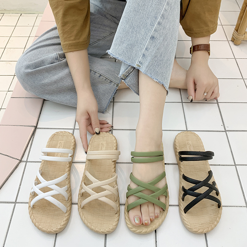 2022 New design for women summer flat sandals adjustable slippers Thick soled shoes home and outdoor wear