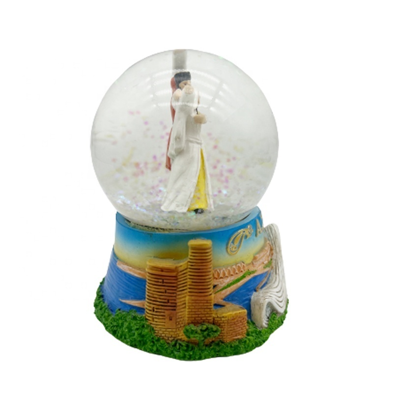 Personalized Custom Resin Water Globe Crafts Desktop Decoration Azerbaijan Souvenir Gifts Dancing Couple Snow Globe Manufacturer