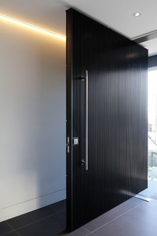 Black Aluminum Frame Modern Design Thailand Oak Wood Teak Solid Core Exterior Pivot Entry Door For Villa