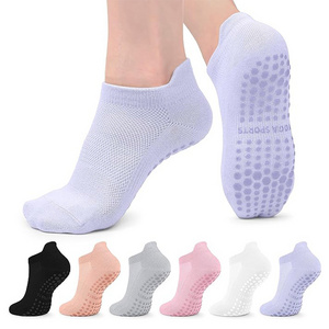 REMOULD custom women's yoga grip socks with logo non slip anti slip gym pilates yoga socks custom logo