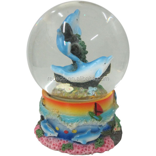 Good Quality Cheap Price Resin Undersea World Glass Globe Snow Globe For Gifts