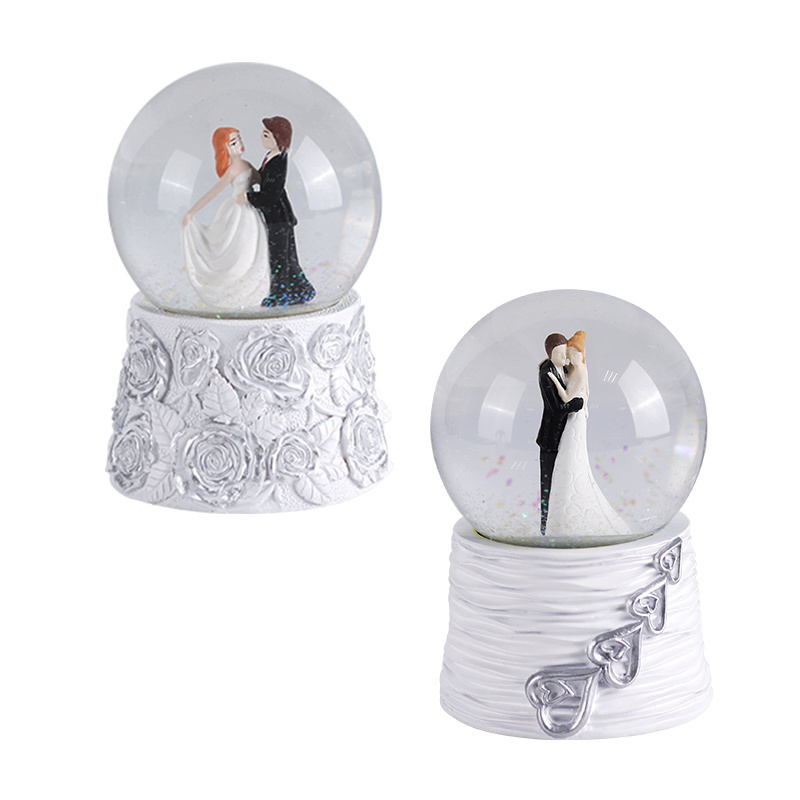 Redeco New Design Snow Globe For Wedding Decoration Snow Globe Glass