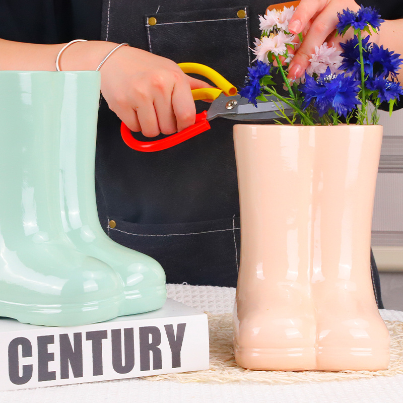 Redeco Creative Rain Boots Shaped Flower Arrangement Glazed Table Flower Vase Ceramic Vase For Home Decoration