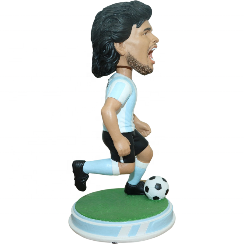 Hot selling Diego Maradona Starting Lineup Dribbling Bobblehead Doll Customized the greatest footballer Maradona figurine