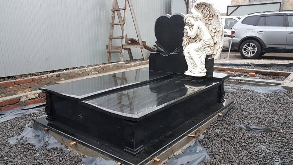 Hand carving black granite double angel heart shape headstone