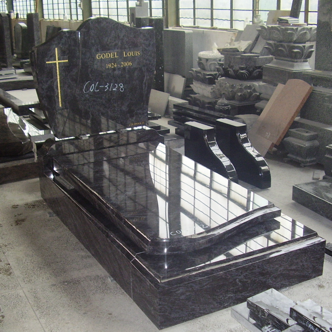 Factory price tombstone romanian headstone cemetery cross