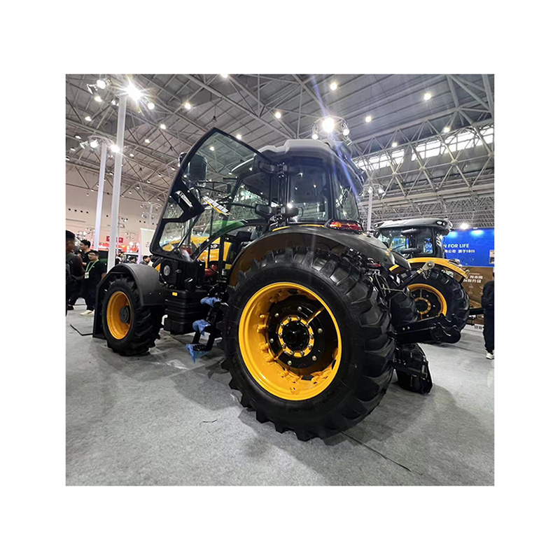 Agricultural tractor Four wheel diesel agricultural tractor lawn farmland farm garden small tractor factory price