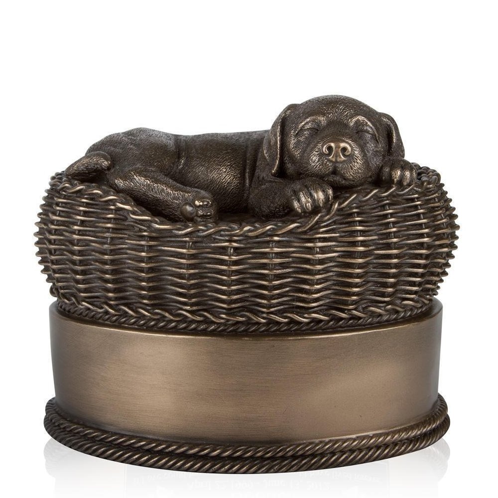 Quality Selling Customized Pet Ashes Cremation Urn Perfect Memorials Large Bronze Dog in Basket Cremation Urn Wholesale Supplier