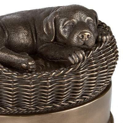 Quality Selling Customized Pet Ashes Cremation Urn Perfect Memorials Large Bronze Dog in Basket Cremation Urn Wholesale Supplier