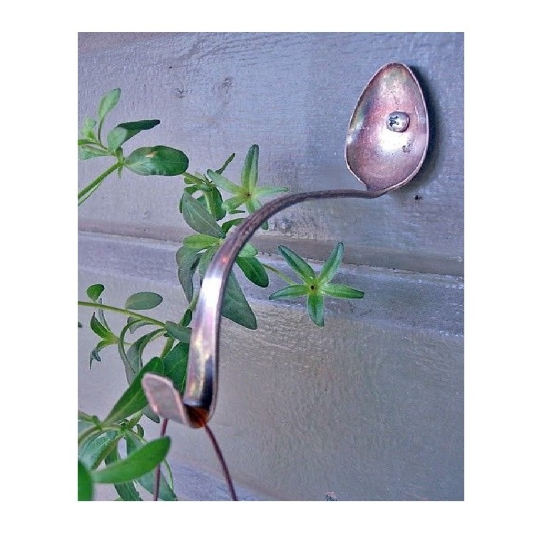 Organize For Garden Uses Cast Iron Hook Planter Holder Stand For Outdoor Uses Decorative European Style Metal iron Wall Hooks