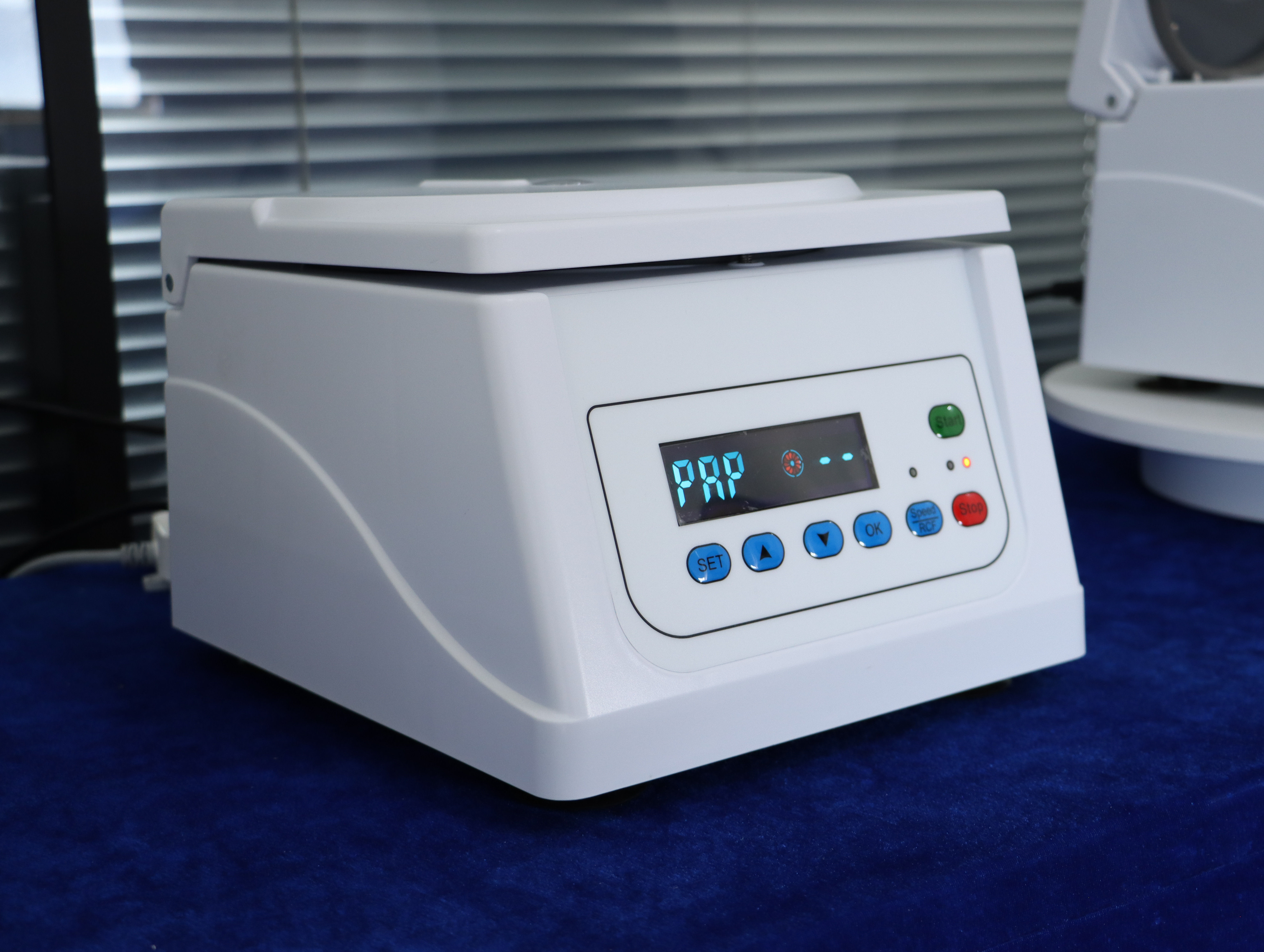 4000 Rpm Digital Medical Micro Mini Lab Blood Prp Prf Centrifuge Machine Price for Plasma