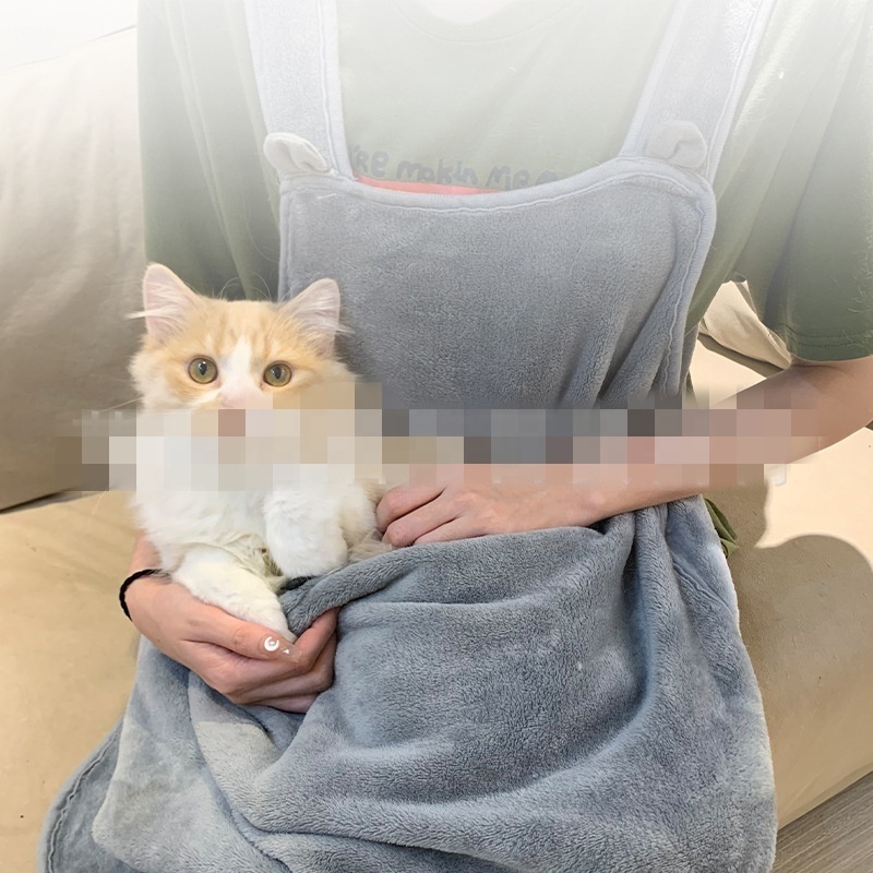 Cat Butler Wearing Pet Clothes Holding Cat Tools Anti-Stick Fur Apron Going Out Cats Bibs Pet Accessories