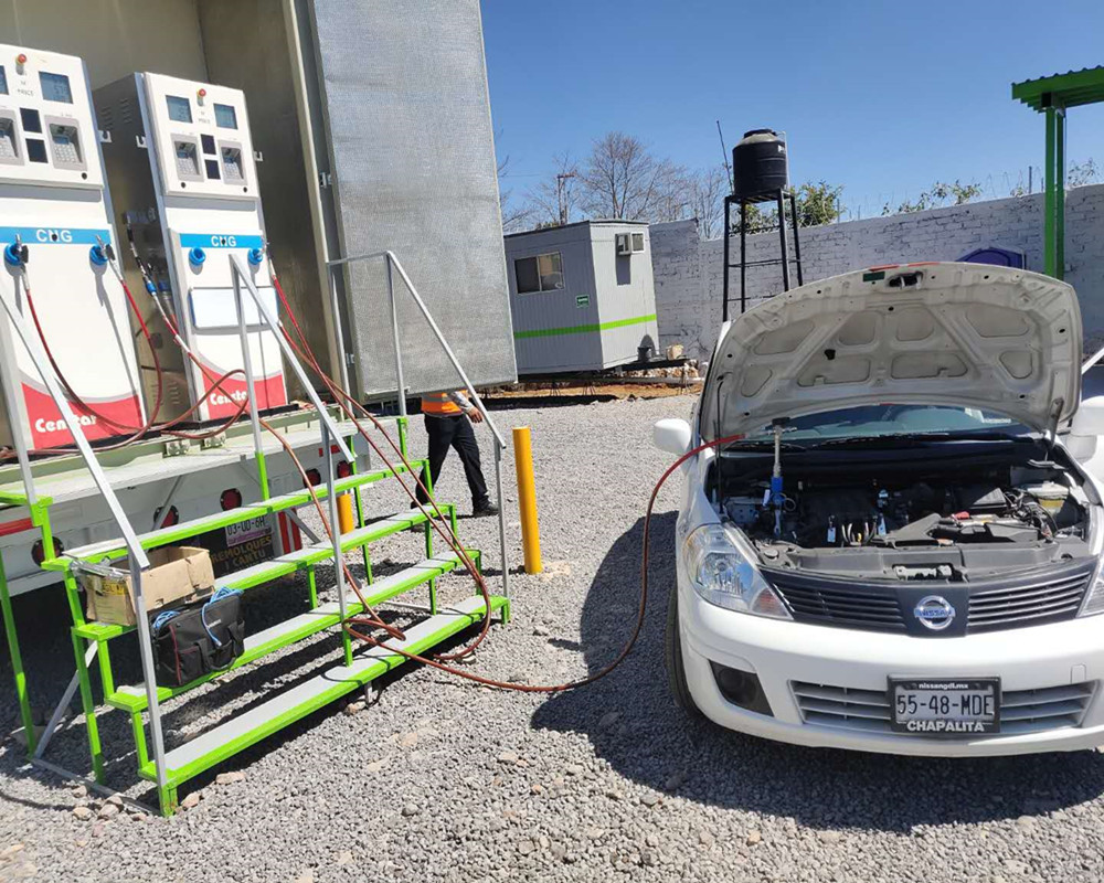 Integrated CNG mobile daughter refilling station with compressor and dispenser