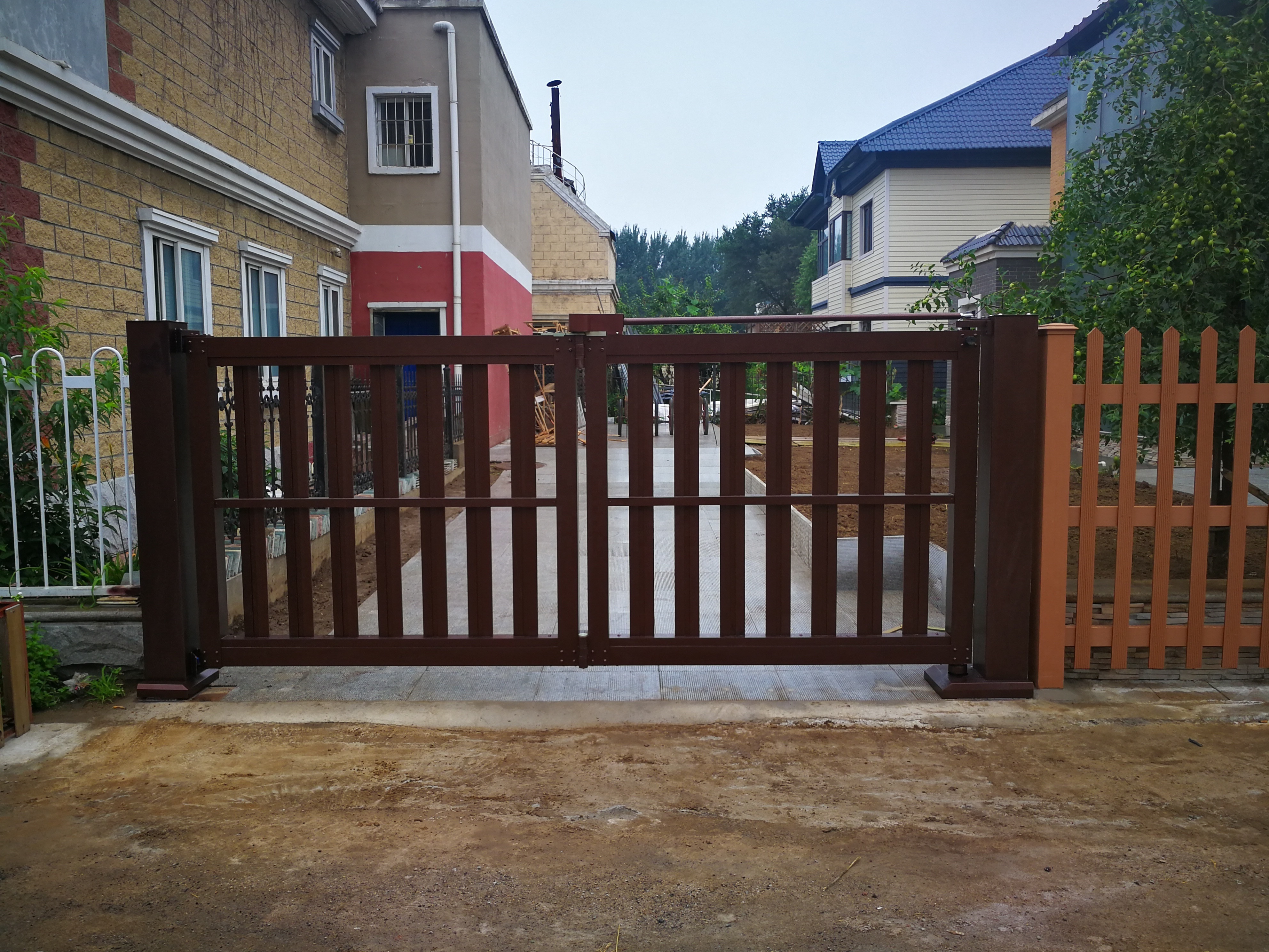 Automatic main entrance gate designs swing gate with high quality