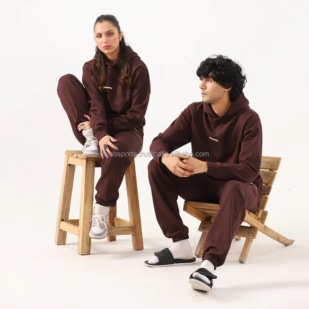 design your own couple tracksuit winter set men pullover hoodies and jogger tracksuit set maroon color sweat suit for couple