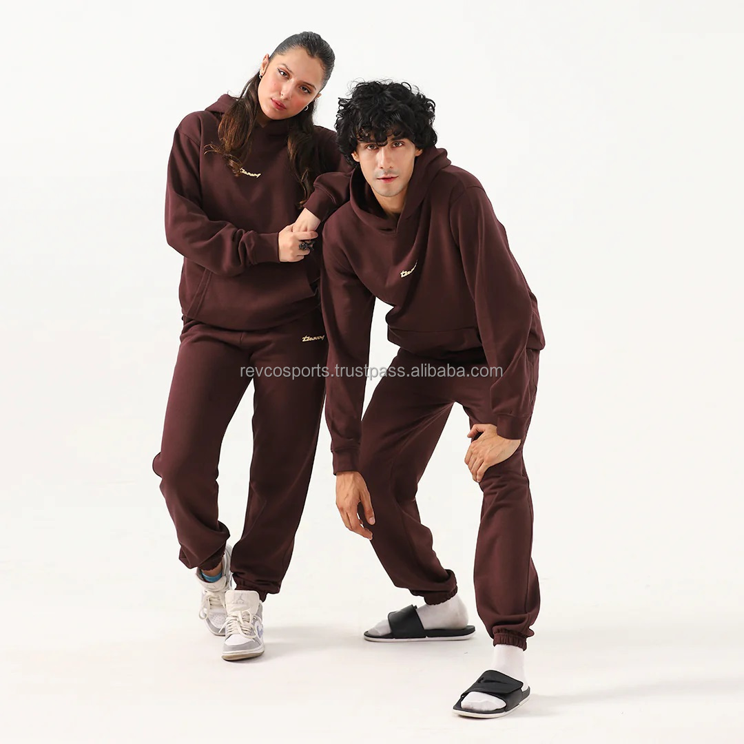 design your own couple tracksuit winter set men pullover hoodies and jogger tracksuit set maroon color sweat suit for couple