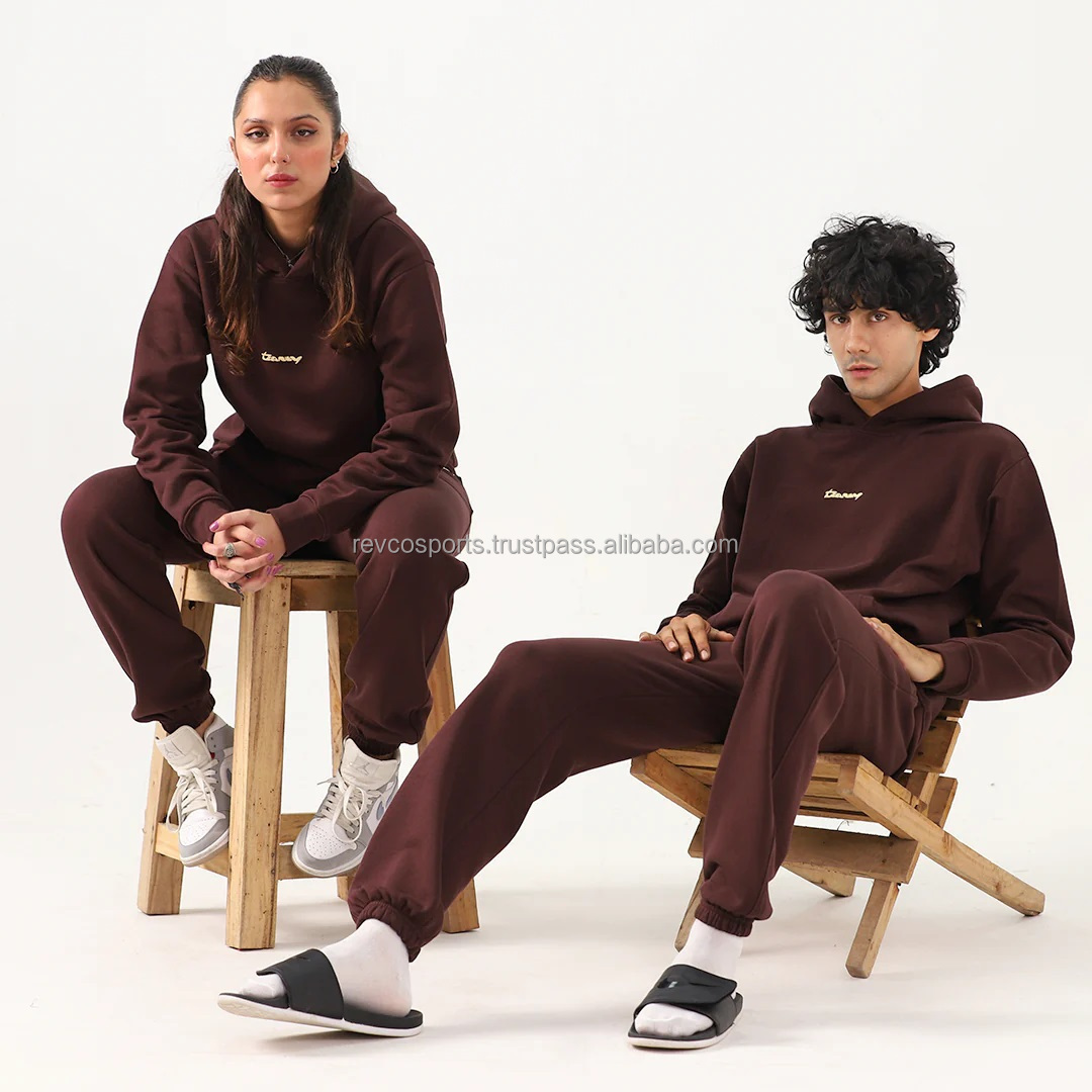 design your own couple tracksuit winter set men pullover hoodies and jogger tracksuit set maroon color sweat suit for couple