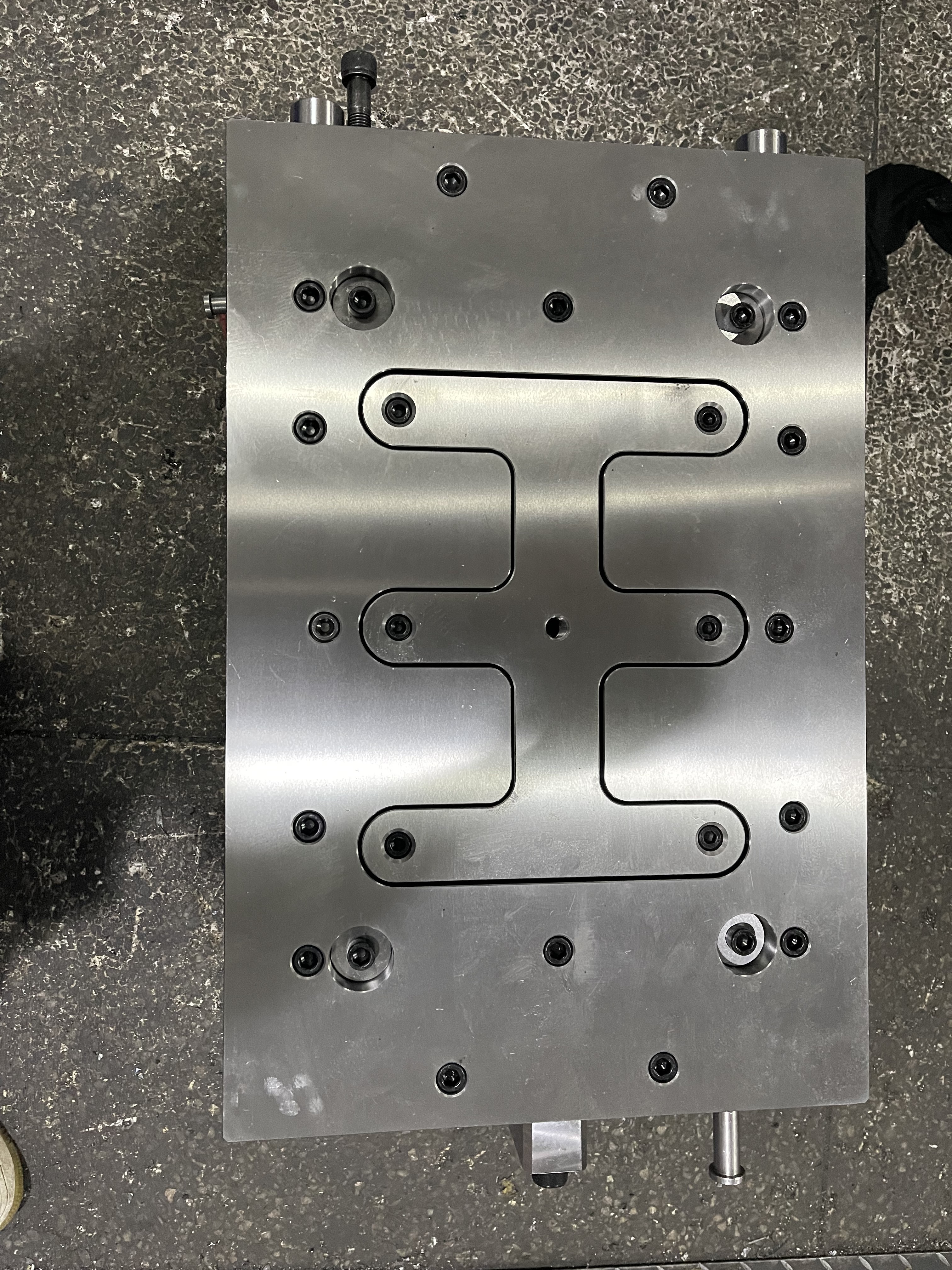 Customized  YASDA High-end CNC Machined Plastic Injection Mould Base S50C 4Cr13H Multicavity Mold Base According to Drawings