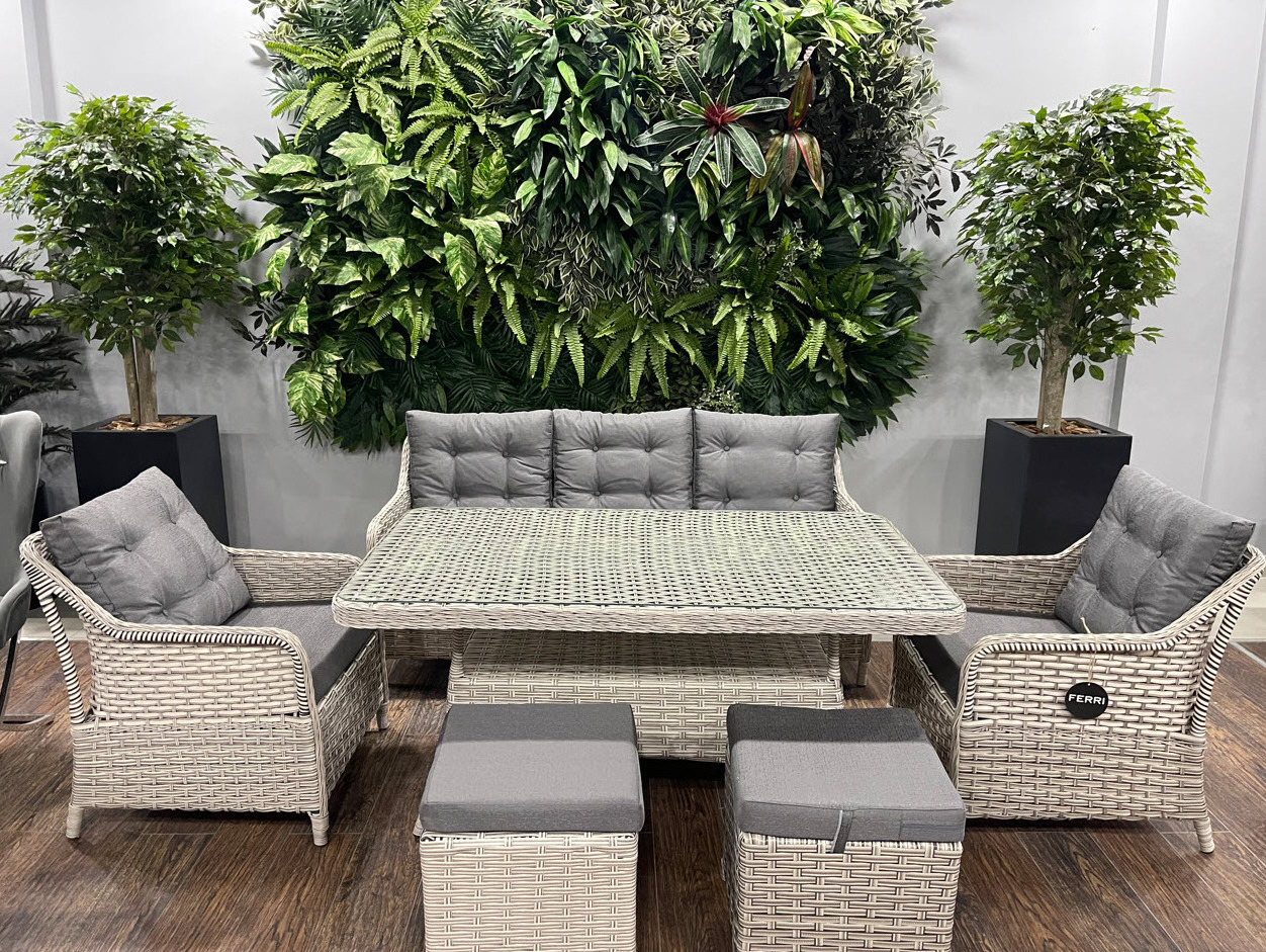 Rattan Garden Furniture Outdoor Sofa Set Exclusive Quality Modern Design Wicker Patio Garden Sofa with Coffee Table