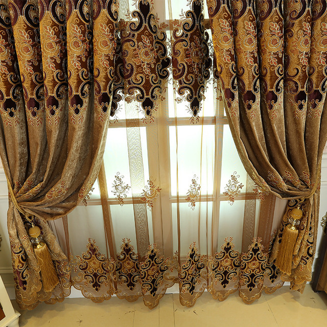 Wholesale luxury dubai style custom curtain swag head blackout design jacquard curtains for living room.