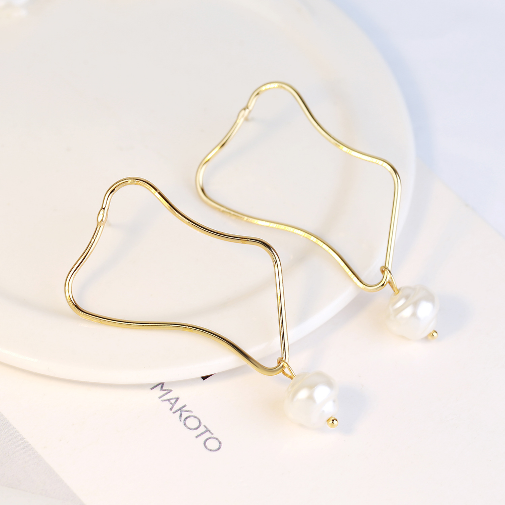 Vintage Imitation Freshwater Baroque Pearl Gold Plated Hoops Fashion Women Geometric Drop Pearl Earrings