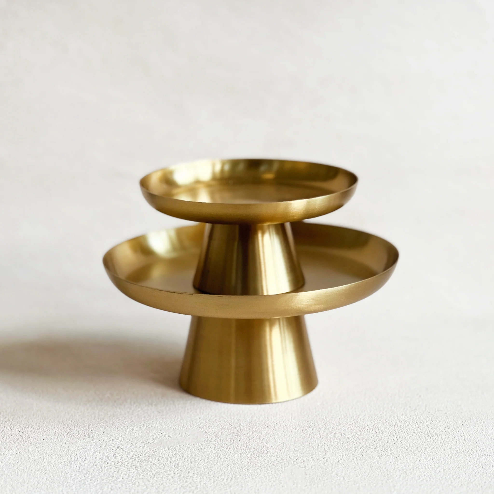 Freshly Design Top Sale Excellent Quality Unique Design Wedding Metal Cake Stand For Wedding And Birthday