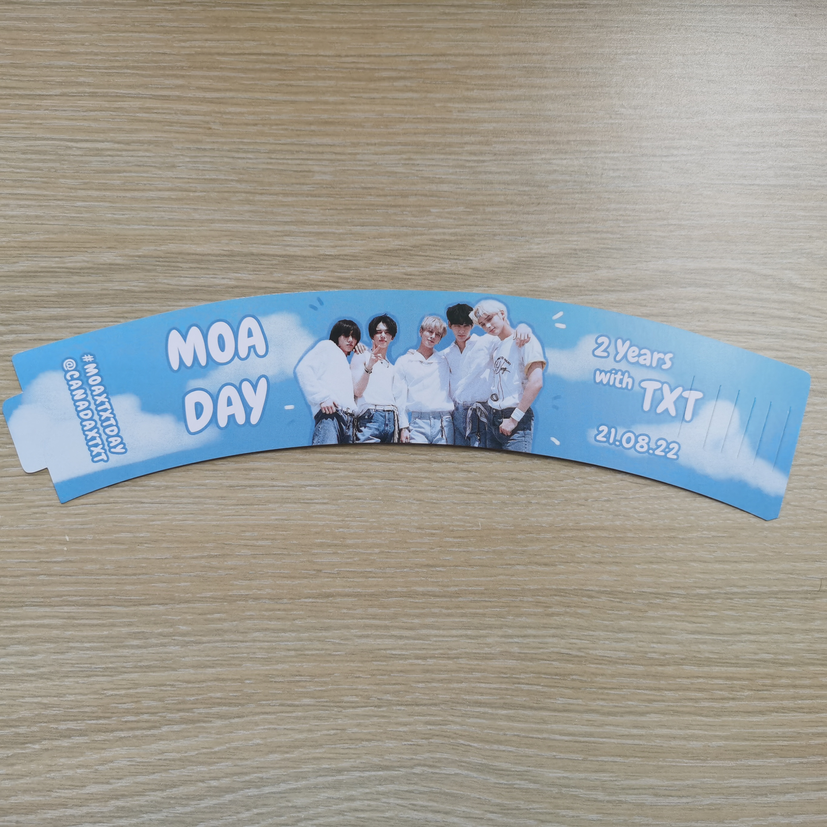 Wholesale hot paper cup sleeve  kpop event custom design paper coffee cupsleeve with foil glitter reflective logo