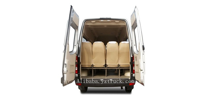 Factory Sells 2 Axles 4 Wheels Load-Bearing Body Tourist Bus Mini Passenger Bus with Japan Engine