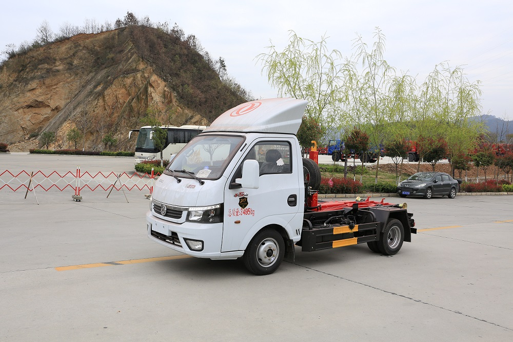 New 2/3/5 Ton mini Hook Arm Garbage Truck Roll On Roll Off small Garbage Truck With 2 cbm Garbage Dump Truck for sale