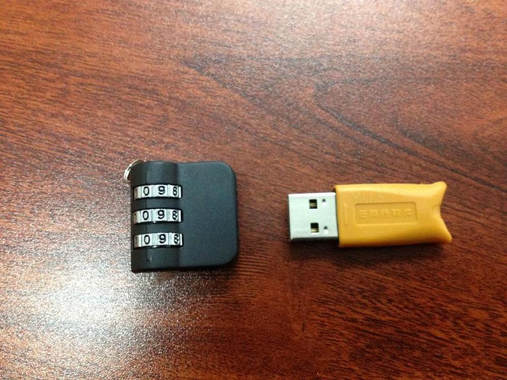 combination usb port lock locking USB flash disk / mobile hard drive lock/software dongle lock