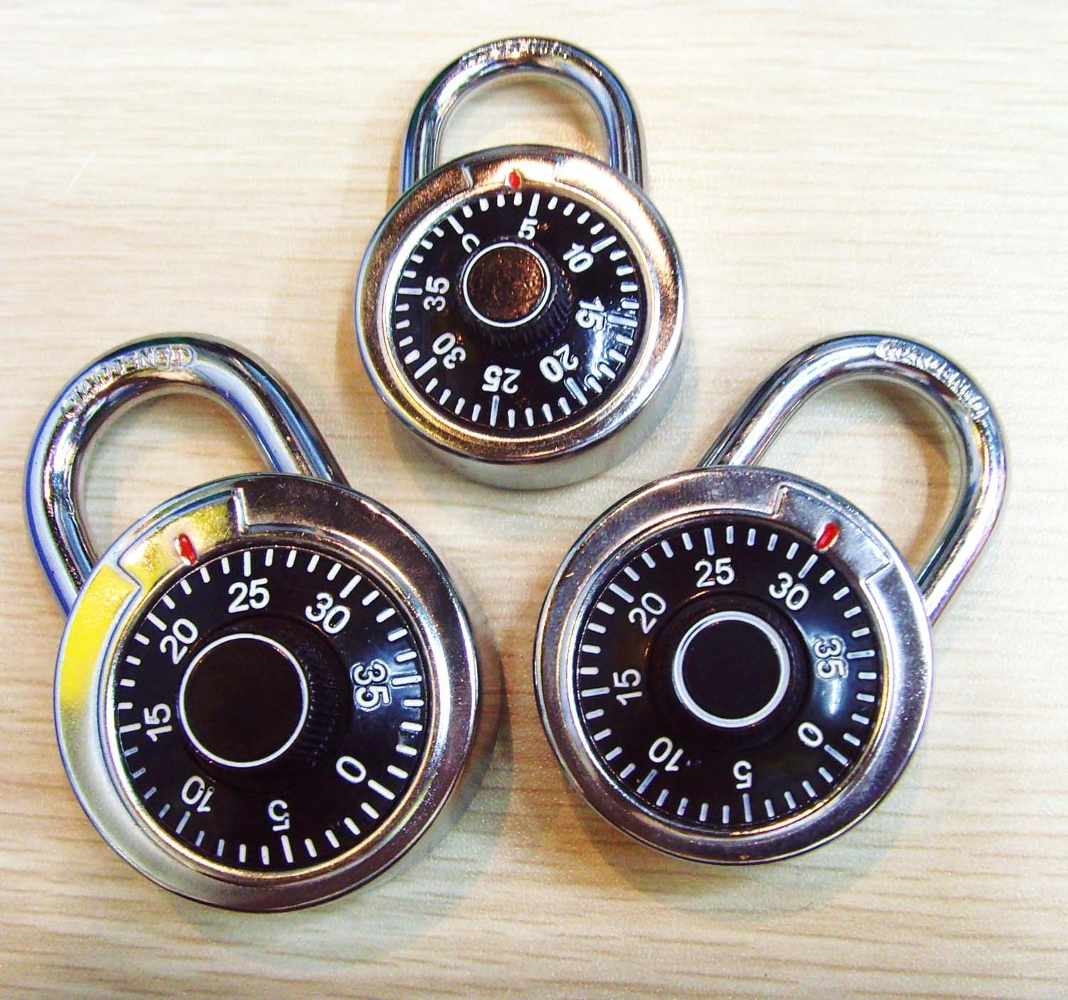 High quality 50mm round lock waterproof 4 dial zinc alloy disc combination padlock