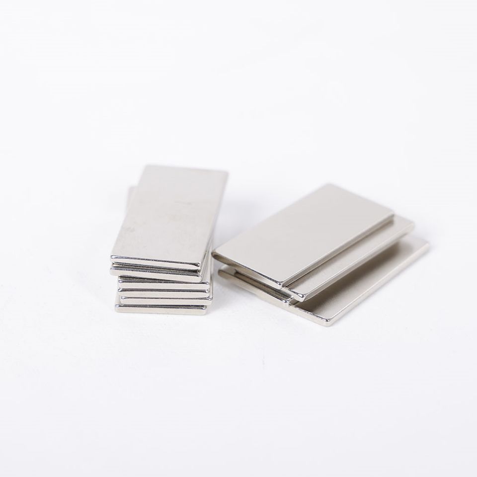 China Factory Wholesale N35 N52 NdFeB Neodymium Products Competitive Price Small Block Magnet