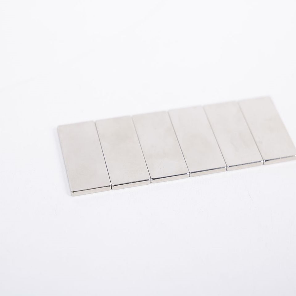 China Factory Wholesale N35 N52 NdFeB Neodymium Products Competitive Price Small Block Magnet