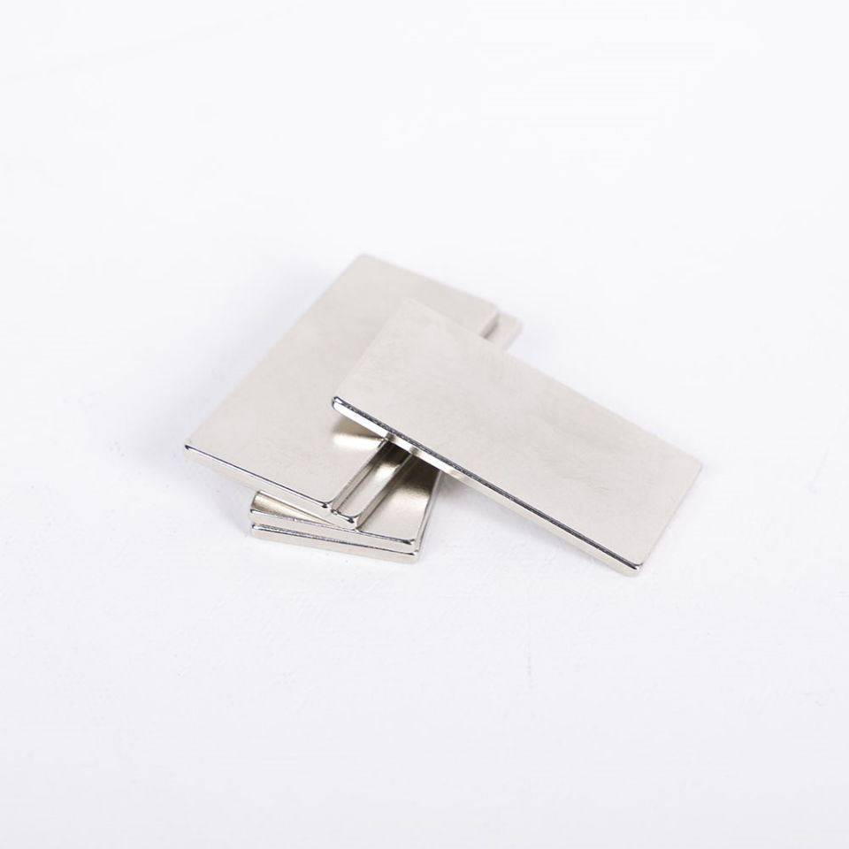 China Factory Wholesale N35 N52 NdFeB Neodymium Products Competitive Price Small Block Magnet